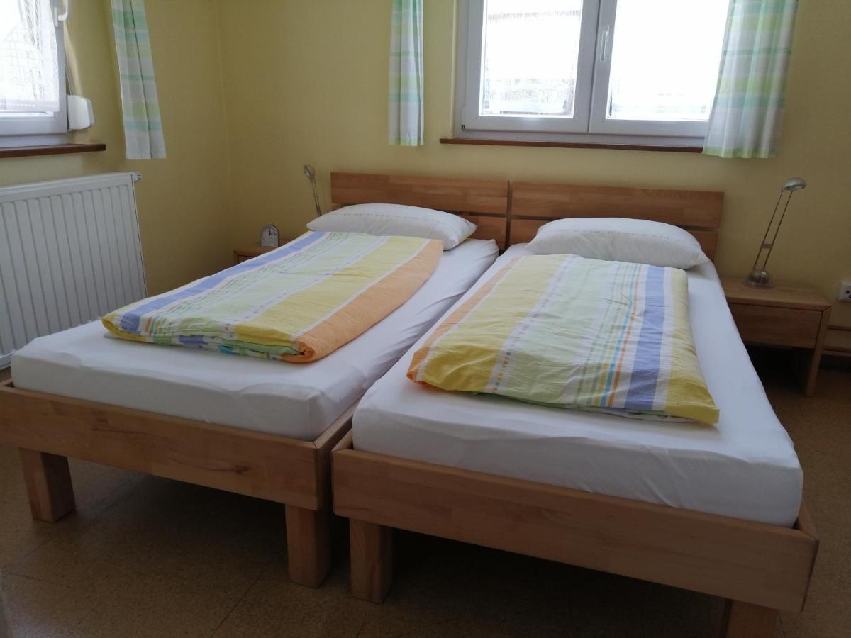 Apartment & Zimmer Familie Trescher ทือบิงเงิน ภายนอก รูปภาพ